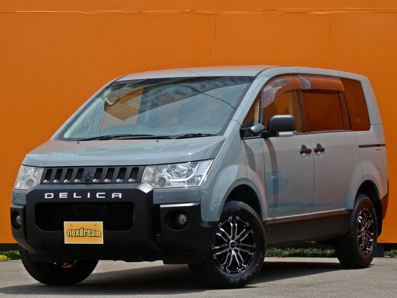 デリカ D:5 オールペイント（グレー）中古車カスタムコンプリート