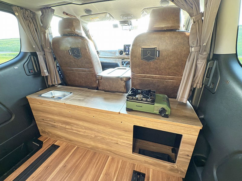 キャラバン カスタムデモカー MONOBOX キャンピングカー設備 コンロ