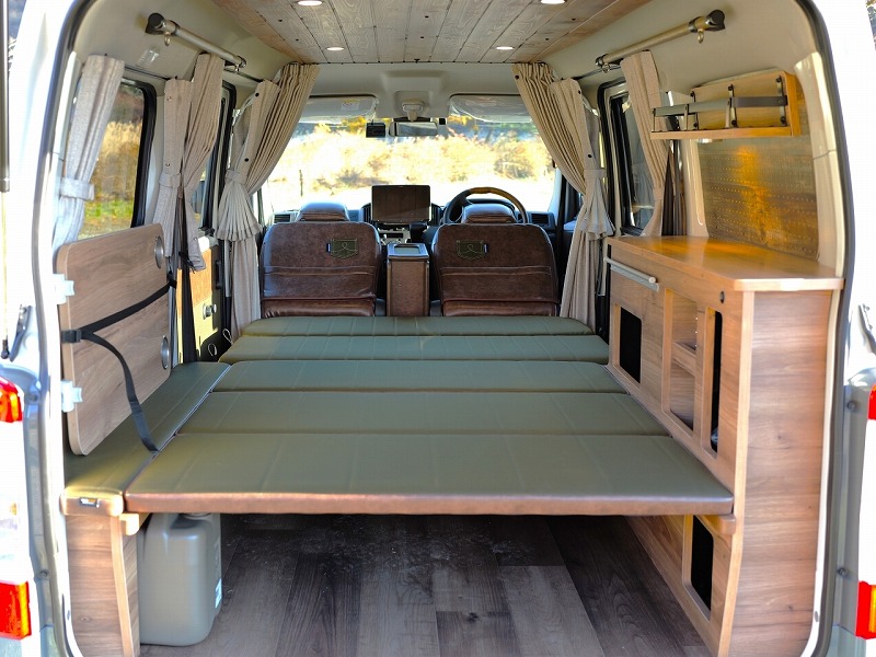 タウンエース MONOBOX ライトキャンピングカー フルフラットベッド車中泊仕様