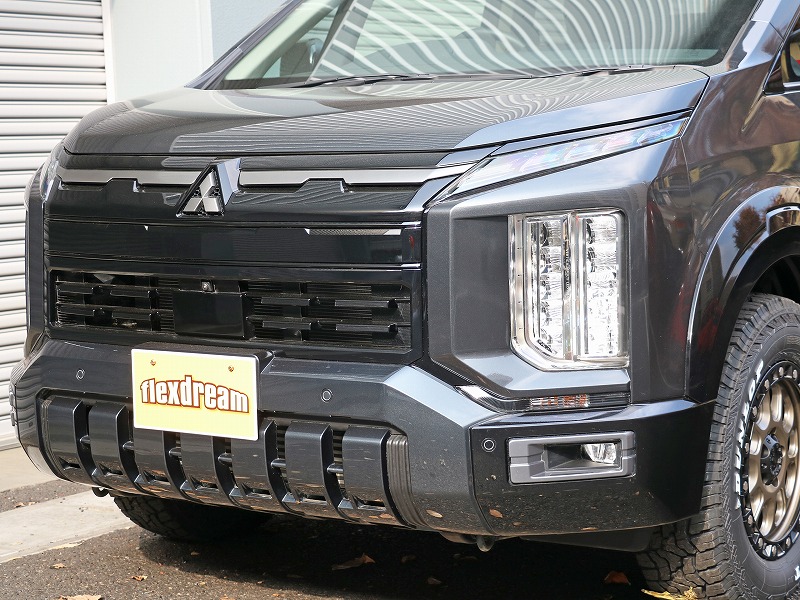 新型デリカD5 マイナーチェンジ後モデル 変更点：バンパー・グリル・フォグandセンサー