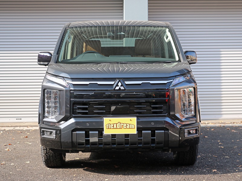 新型デリカD5 マイナーチェンジ後モデル 東京オートサロン2026 P グラファイトグレーM/ブラック