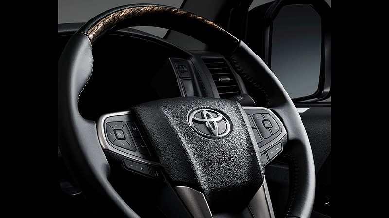 新型ハイエース9型 内装変更点 ハンドル