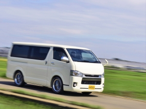 ハイエース カスタムデモカー シーケンシャル6速AT FD-BOX5T改