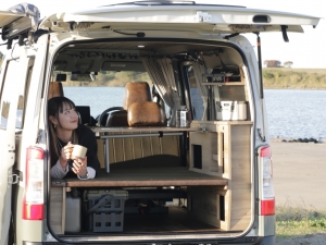 タウンエースタウンエース　車中泊できるライトキャンピングカー MONOBOX