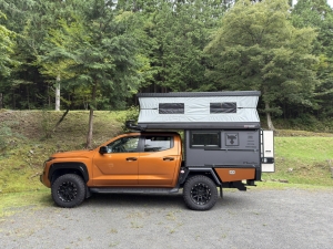 トライトン三菱ピックアップトラック　トライトン