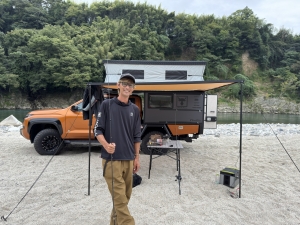 トライトン三菱ピックアップトラック　トライトン