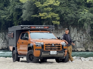 トライトン三菱ピックアップトラック　トライトン