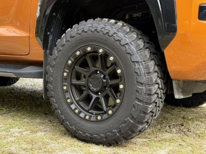 トライトン三菱ピックアップトラック　トライトン