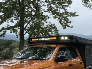 トライトン三菱ピックアップトラック　トライトン