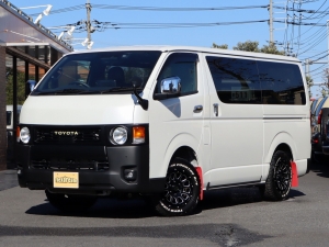 ハイエースＶ アウトドア　キャンプ　車中泊　バンライフ　１BOX　ベッド　キャンピングカー