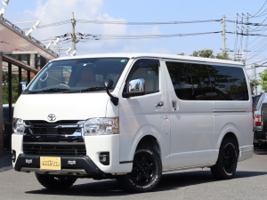 ハイエースＶ キャンプ　アウトドア　レジャー　４ＷＤ　ＳＵＶ