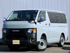 ハイエースＶ アースカラー　アーバンカーキ　丸目クラシックカスタム