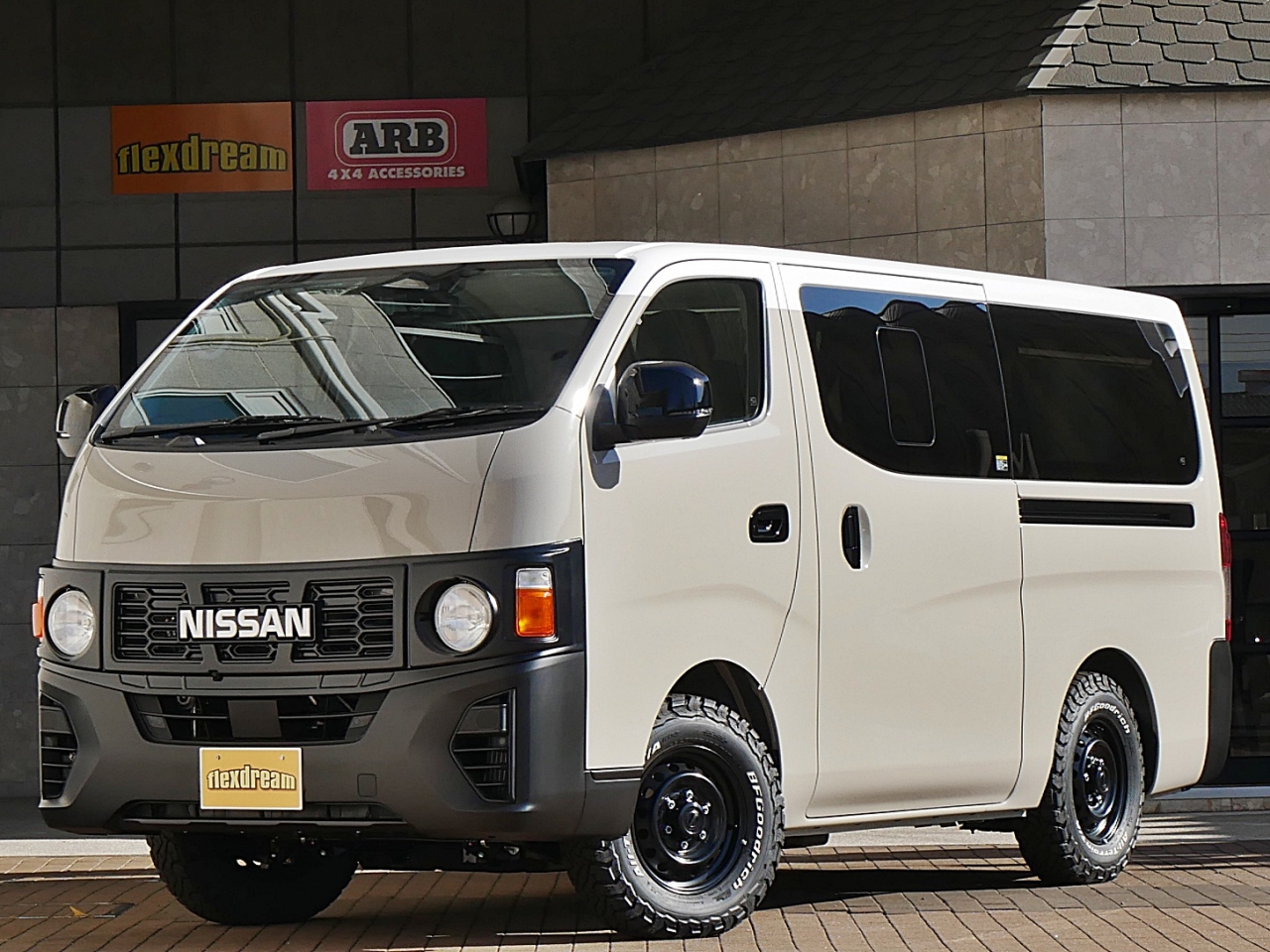 キャラバンキャラバンマイルーム　車中泊のできる街乗り仕様車