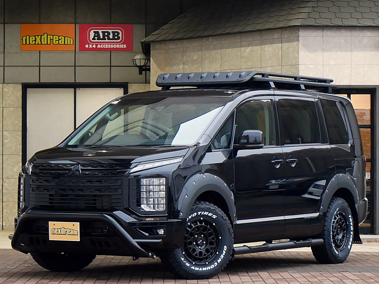 デリカＤ５三菱デリカD:5　ブラックエディション