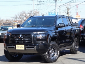 トライトン三菱ピックアップトラック　トライトン